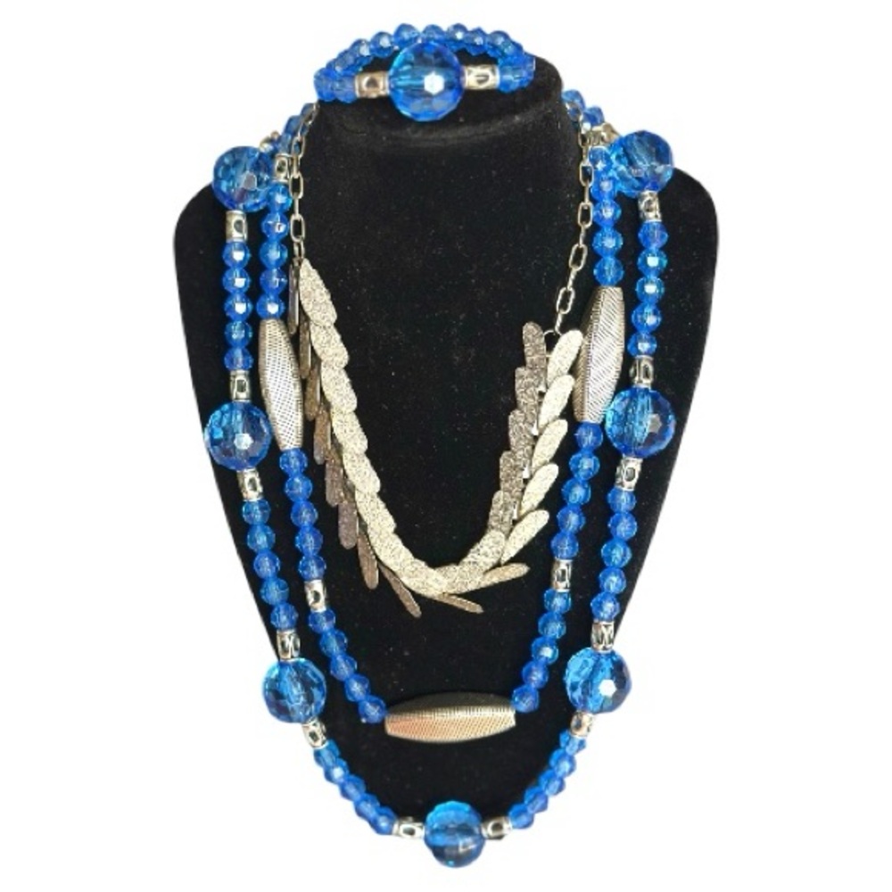 Handmade Elegant Blue and Silver Necklace Set